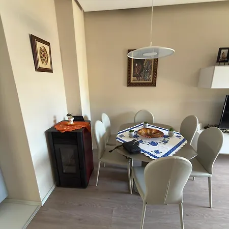 Apartament Lalzi Vacation *